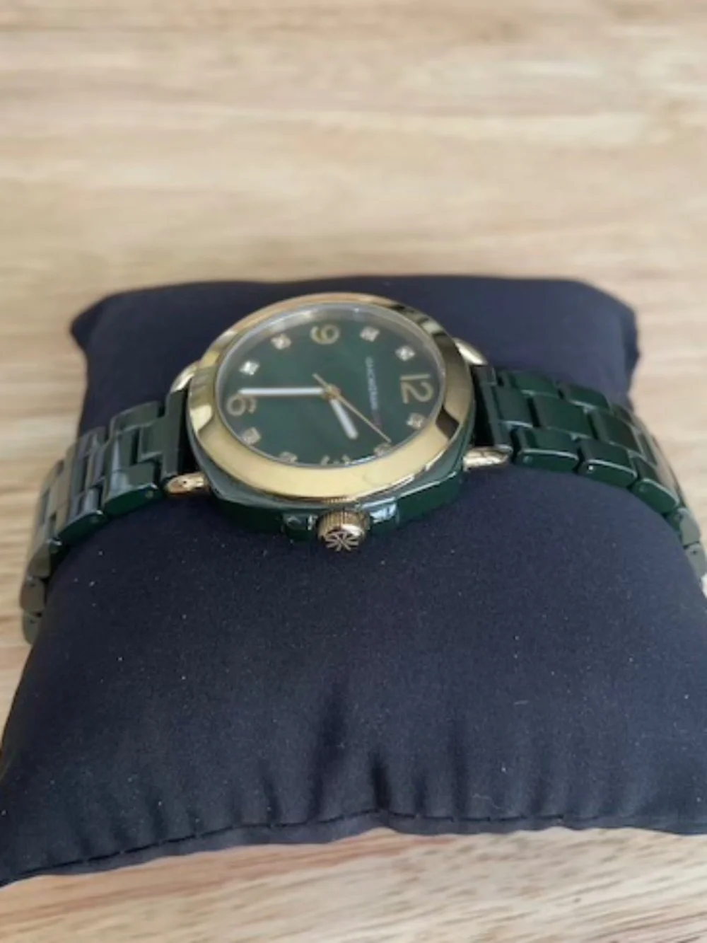 Isaac Mizrahi Live Forest Green Ceramic Watch Gold Trim New Battery